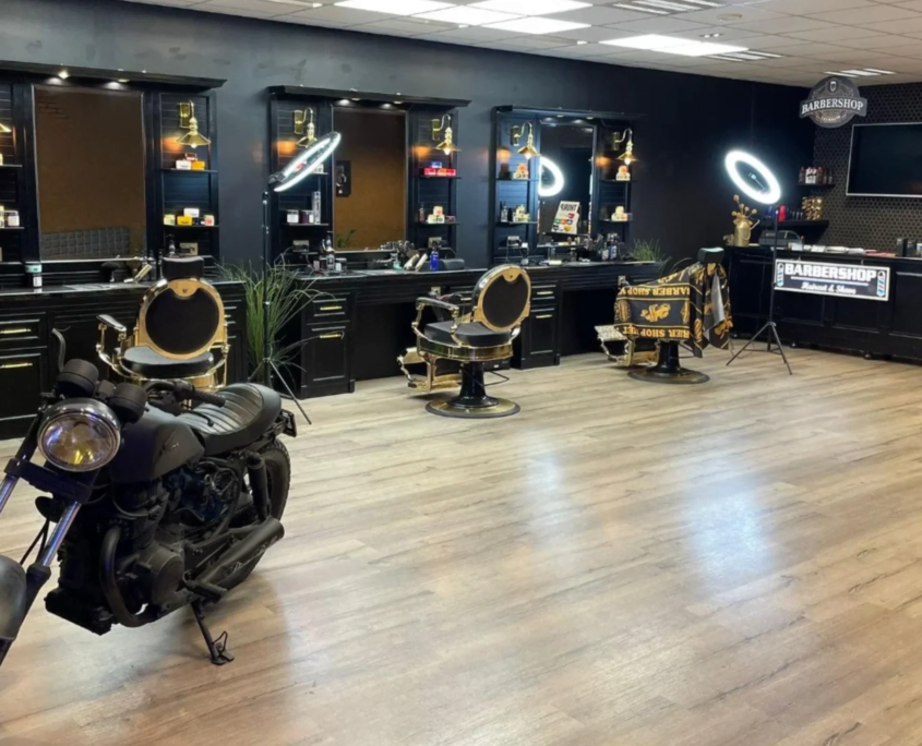 Kapper Leersum knipt klant met precisie - barbershop Leersum